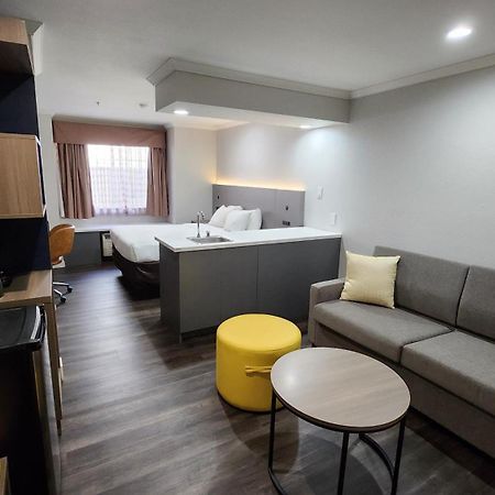 Quality Inn & Suites Santa Rosa Extérieur photo