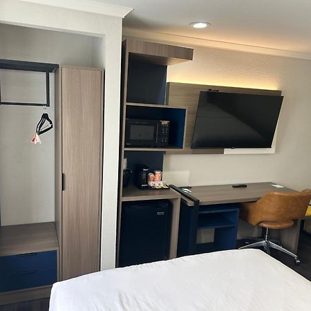 Quality Inn & Suites Santa Rosa Extérieur photo