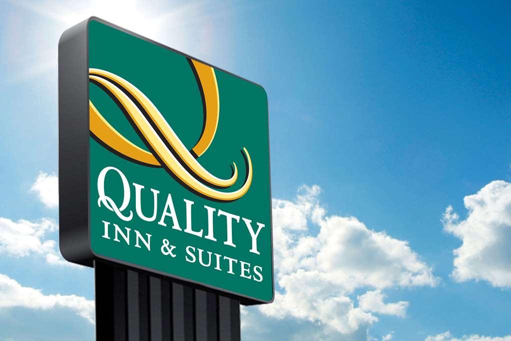 Quality Inn & Suites Santa Rosa Extérieur photo