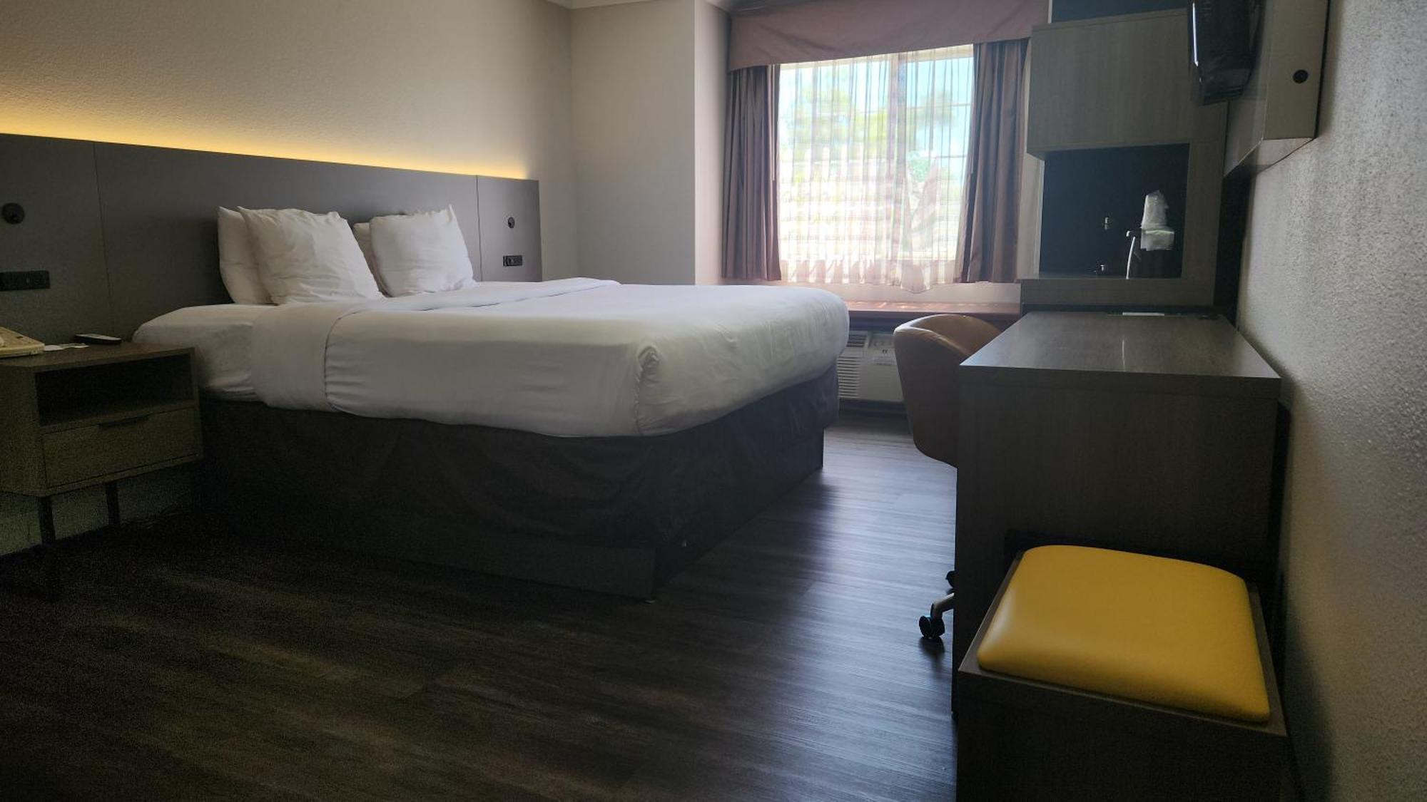 Quality Inn & Suites Santa Rosa Extérieur photo