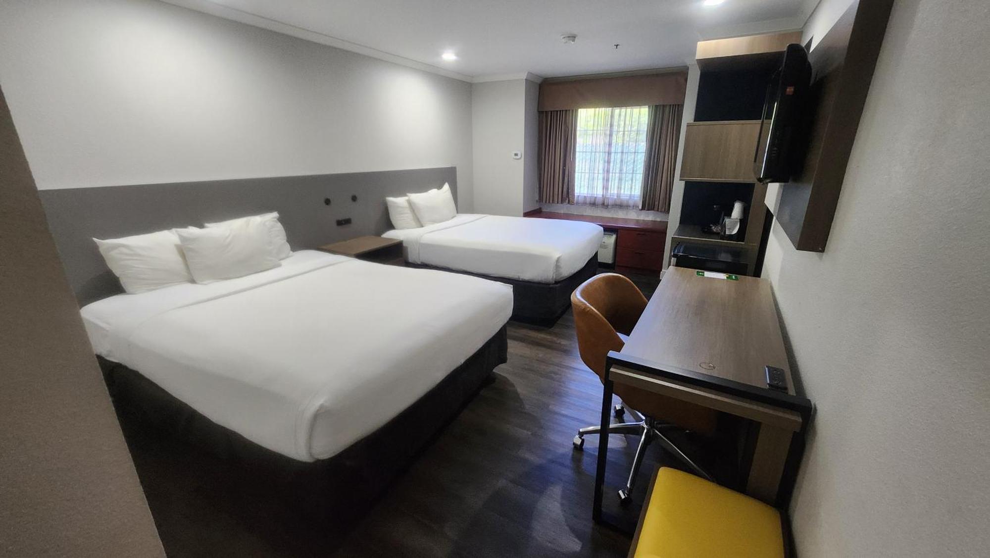 Quality Inn & Suites Santa Rosa Extérieur photo