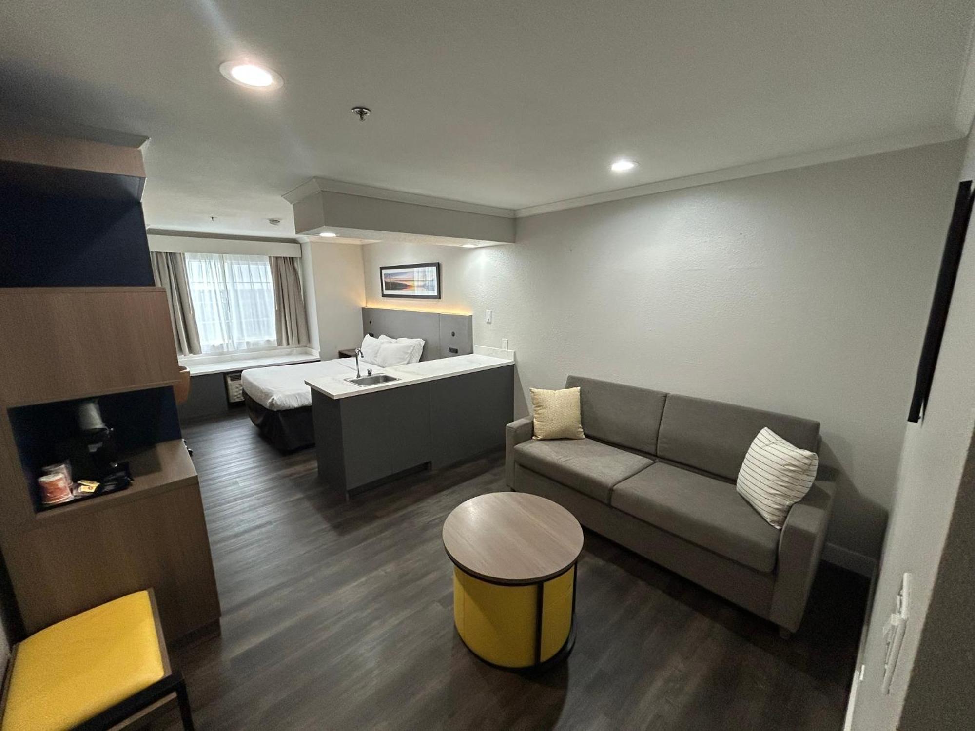 Quality Inn & Suites Santa Rosa Extérieur photo